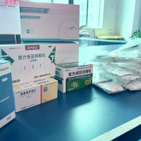 暖心|納宏發(fā)放防疫物資 關(guān)心關(guān)注員工身體健康